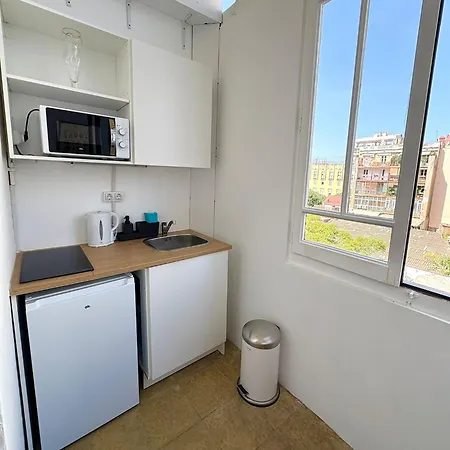 Barcelona Central Apartments *