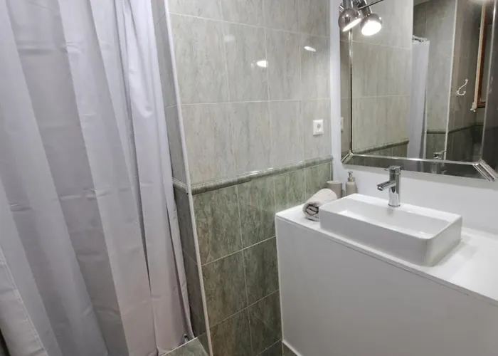 Barcelona Central Apartments *